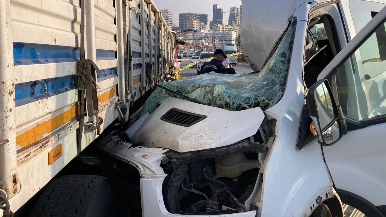 Mersin'de korkunç kaza! Öğrencilerin tatil yolunda can pazarı: Ölü ve yaralılar var 