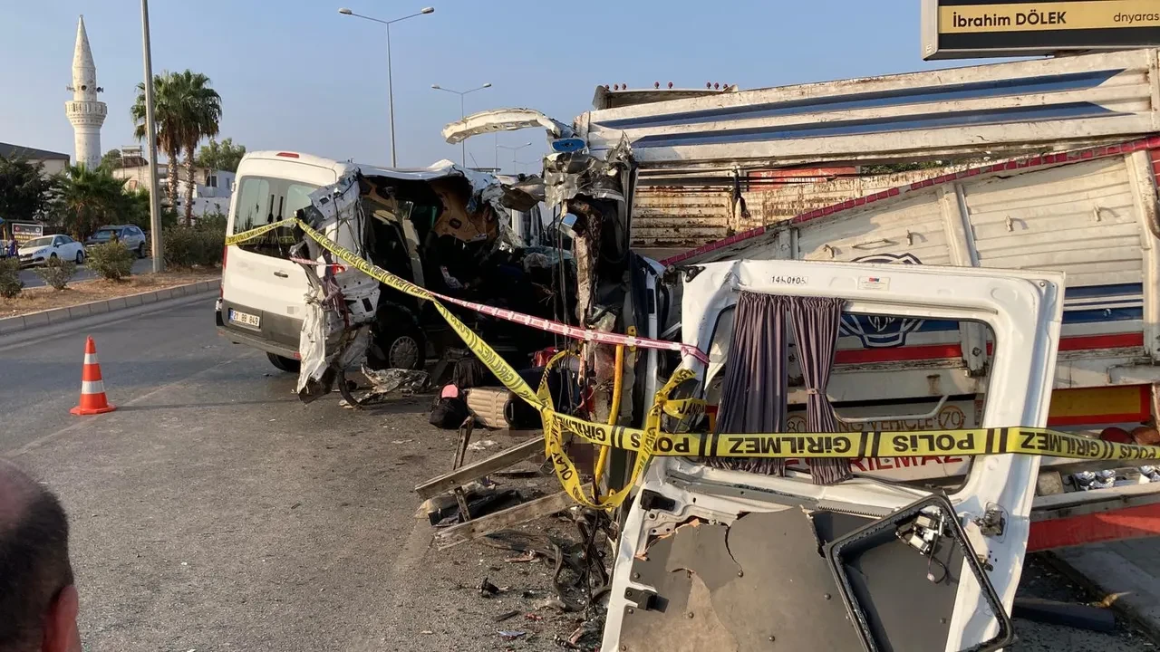 Mersin'de korkunç kaza! Öğrencilerin tatil yolunda can pazarı: Ölü ve yaralılar var 