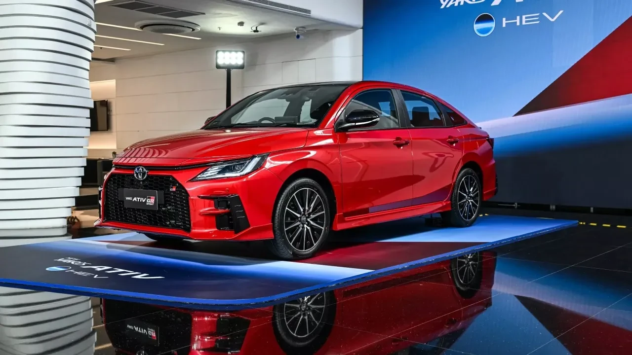 Toyota'dan büyük iddia! 100 km'de sadece 3.4 litre tüketim: İşte o model