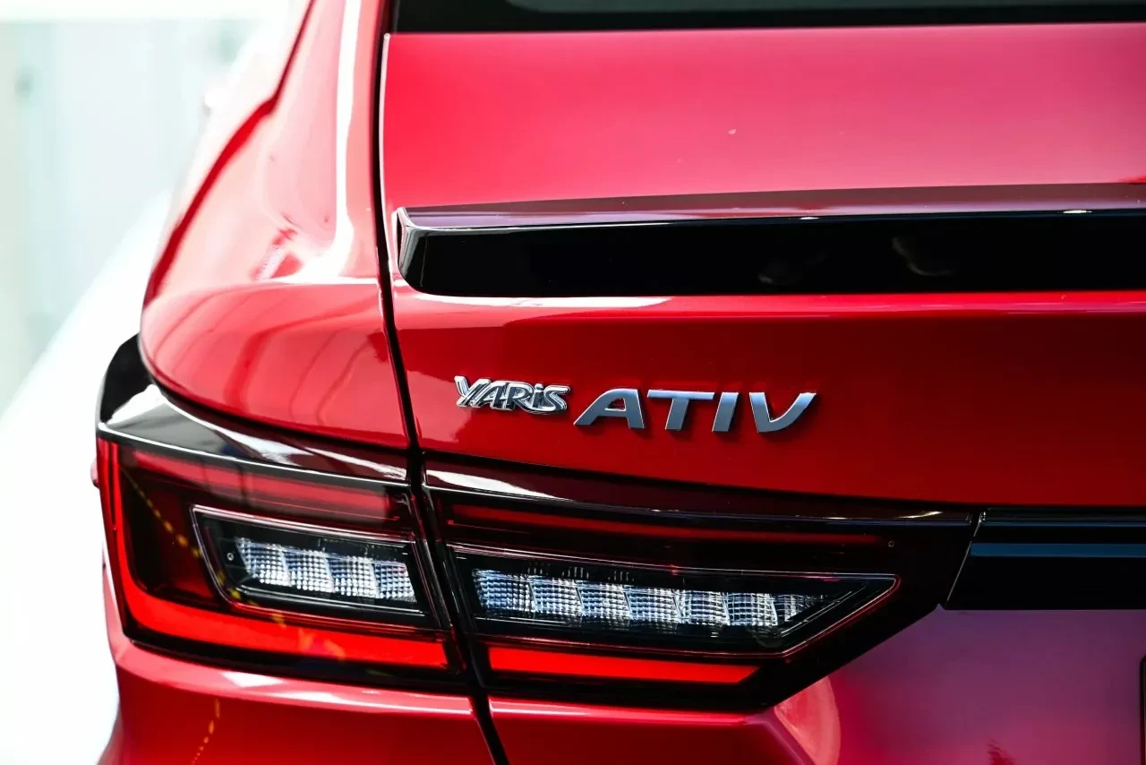 Toyota'dan büyük iddia! 100 km'de sadece 3.4 litre tüketim: İşte o model