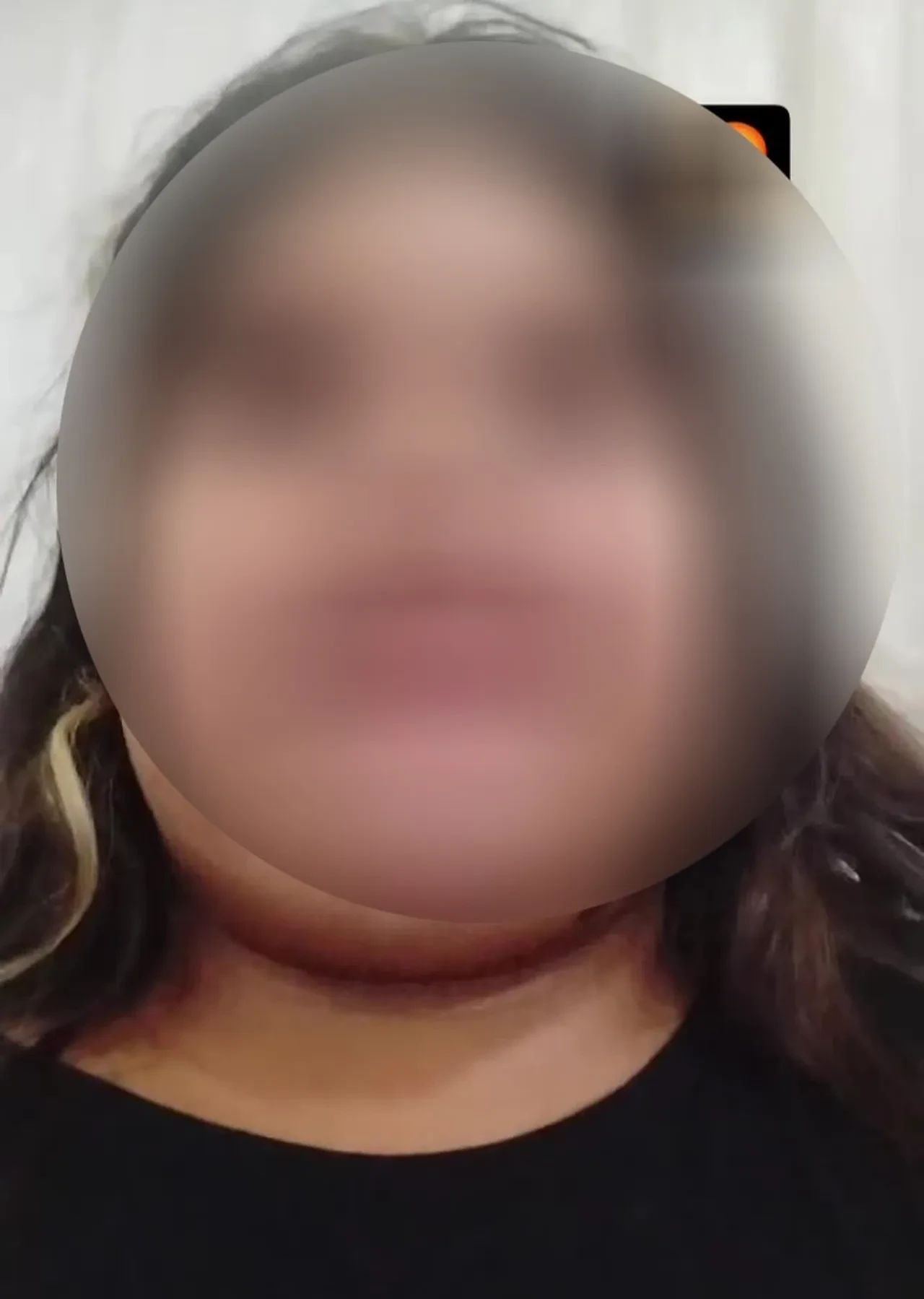 Annesi tarafından bıçakla kovalanmıştı! Çektiği videoda gözyaşlarına boğuldu