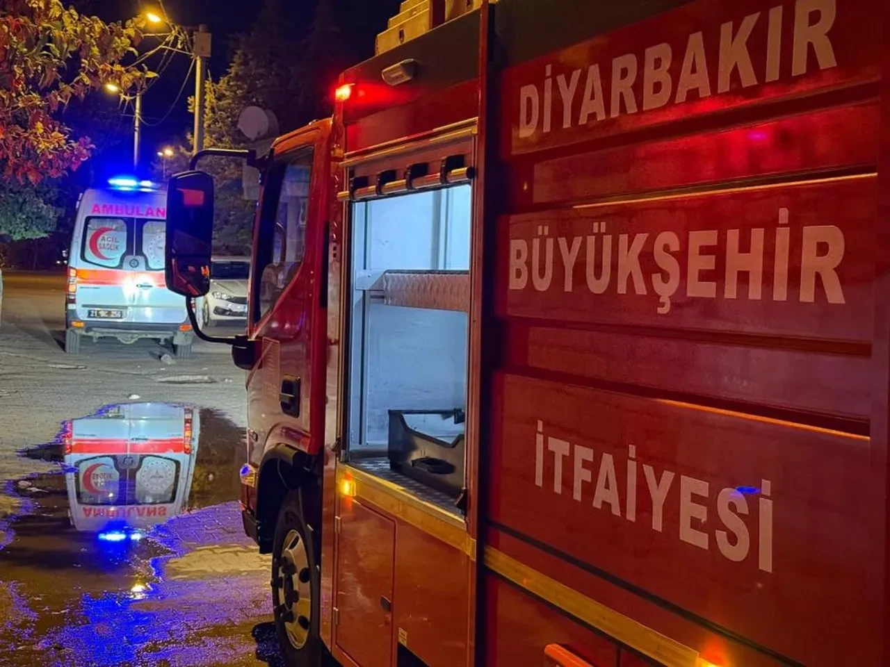 Diyarbakır'da evde patlama: Yaralılar var