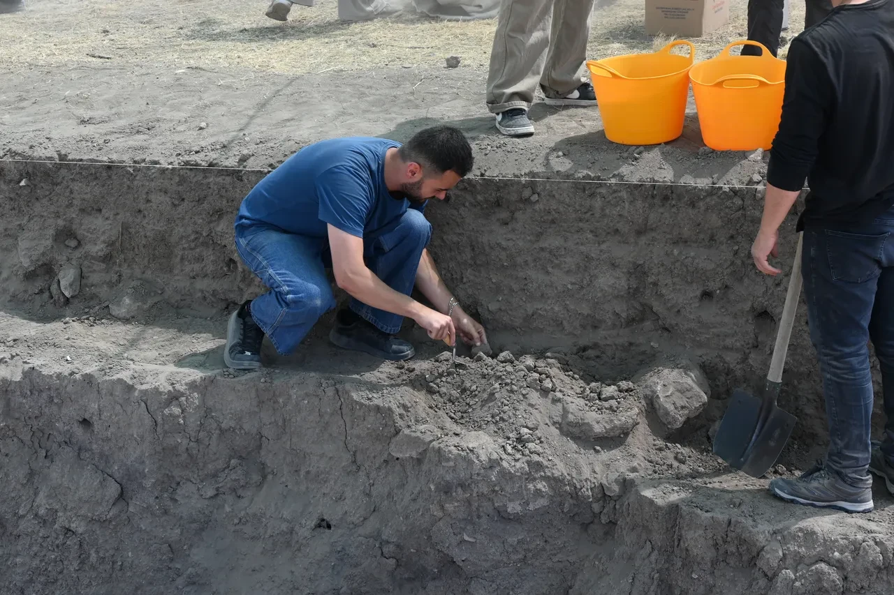 Eskişehir'de ilginç keşif: Küllüoba Höyüğü'nde bulundu! Tam 5200 yıllık