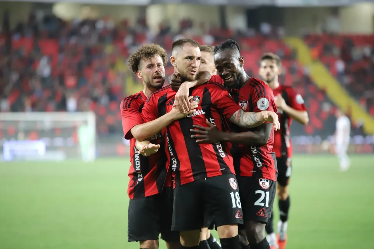 Gençlerbirliği Fenerbahçe maç biletleri ne zaman satışa çıkacak? Süper Lig'in 4. haftasında karşılaşacaklar