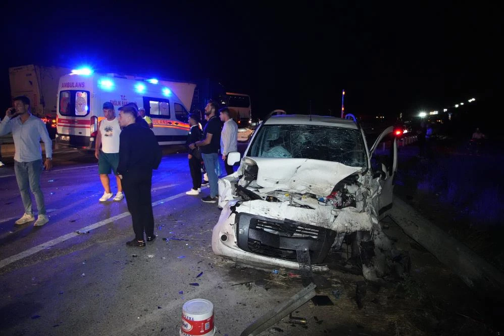 Edirne’de meydana gelen kaza da 1’i ağır 5 kişi yaralandı