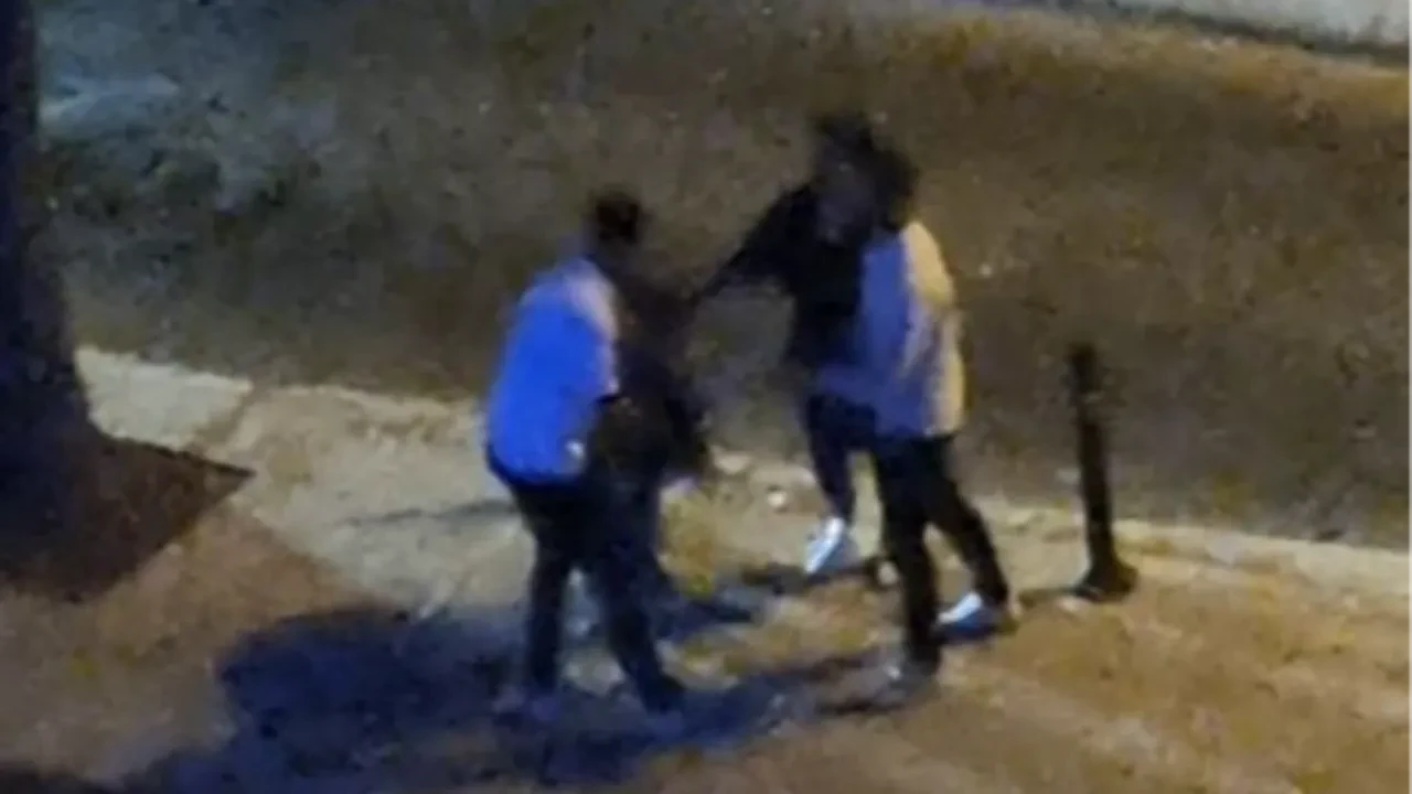 Sevgilisi tarafından darp edilen genç kız kamerada! İşte o anlar 
