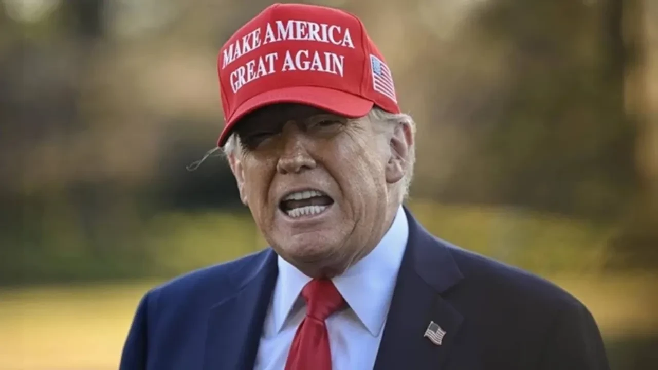 Trump yine yaptı yapacağını: Resmen para basıyor