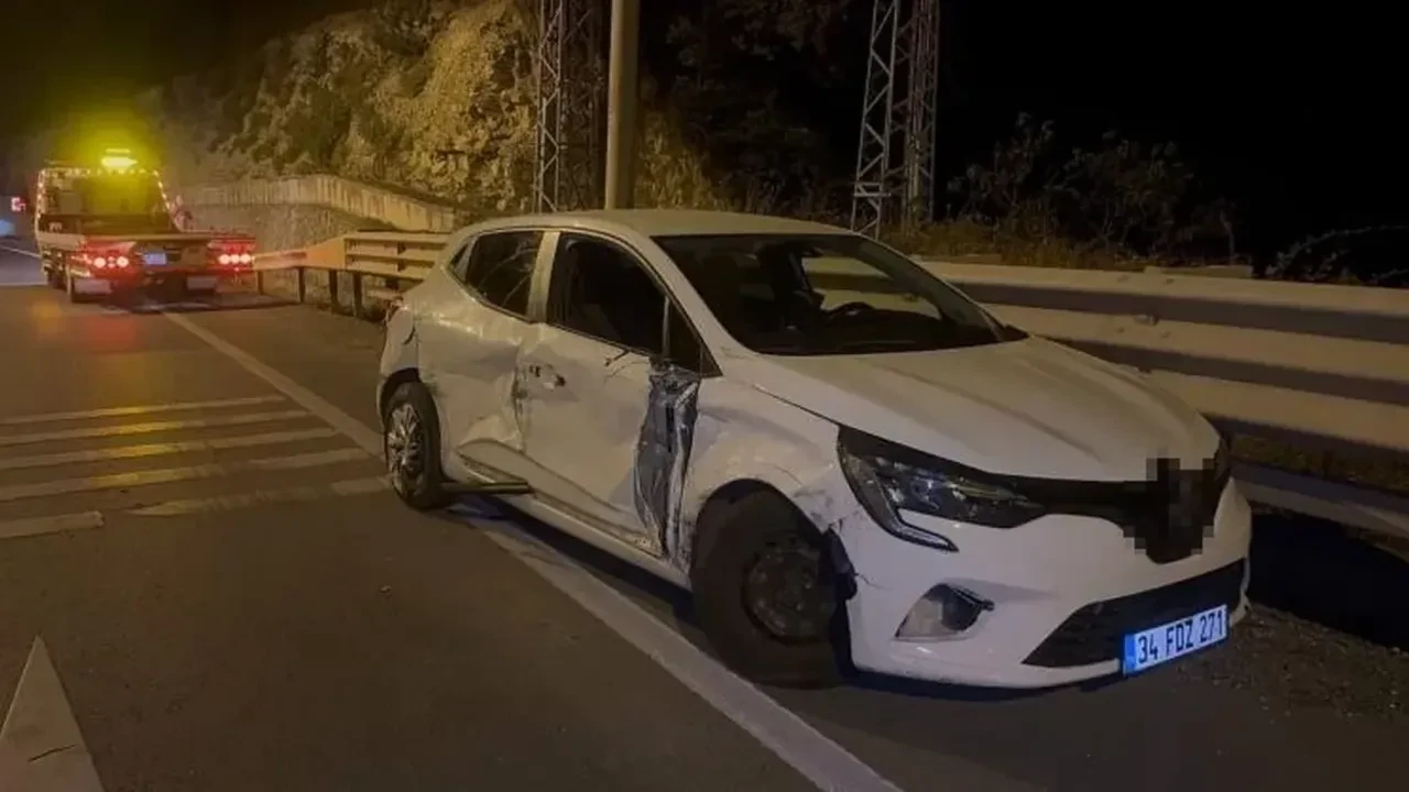 Zonguldak Alaplı’da ters yöne giren otomobil kaza yaptı