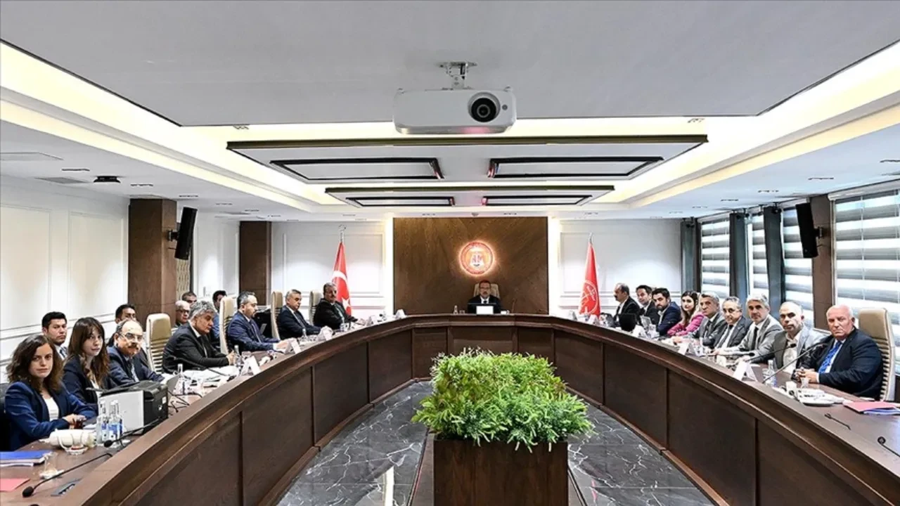 11+7 zam ne demek? 2026'da memur maaşlarına yapılacak zam oranı belli oldu