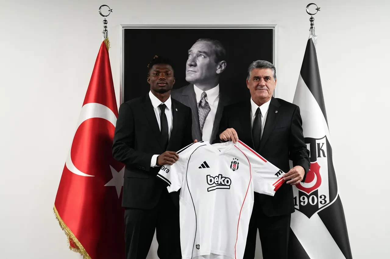 Beşiktaş El Bilal Toure transferini KAP'a bildirdi! Bir detay dikkat çekti