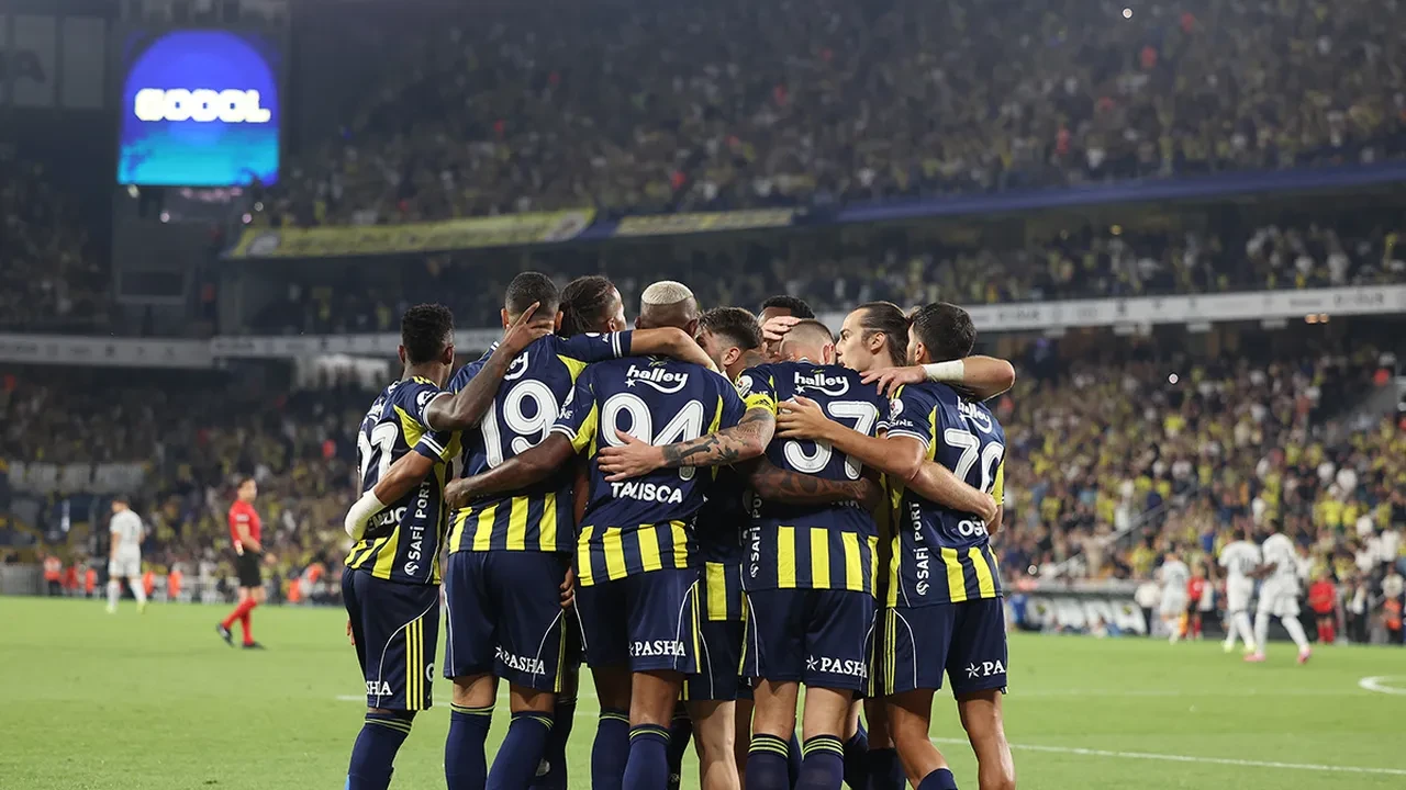 Fenerbahçe'ye transferi böyle duyuruldu! Premiere Lig'den kanat geliyor