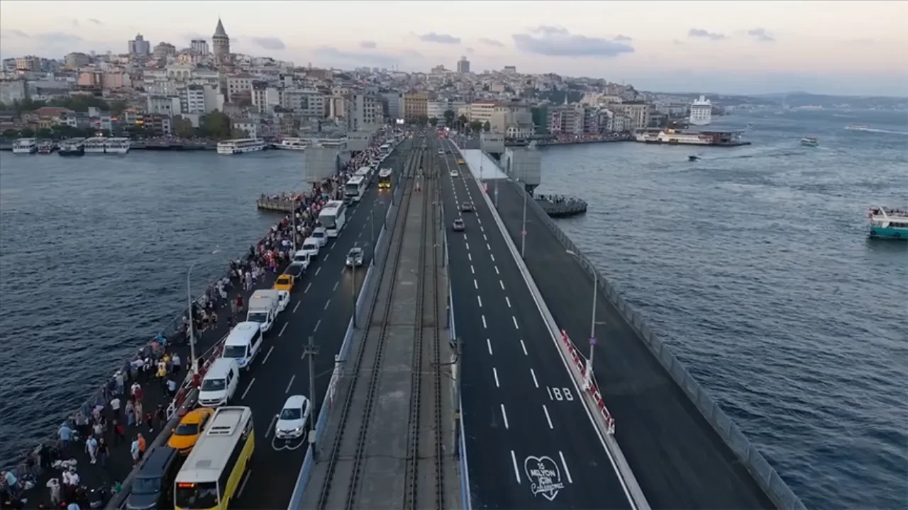 Galata Köprüsü kapatıldı: İstanbullular dikkat!
