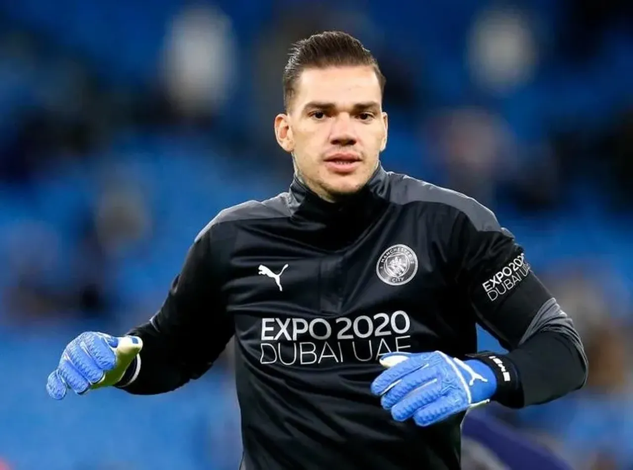 Galatasaray'a yeni kaleci bombası! Sağ gösterip sol vurdu