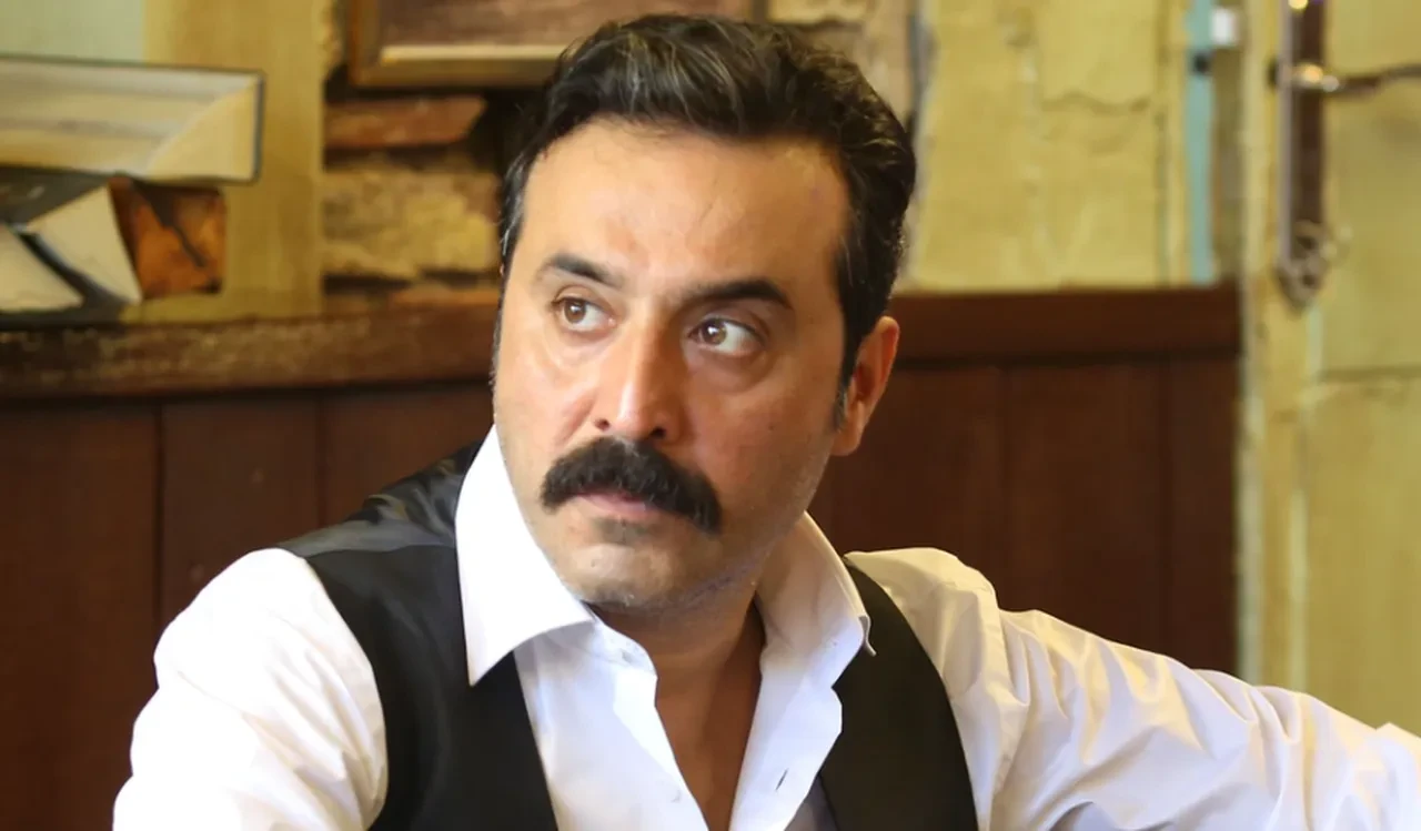 Mustafa Üstündağ yapım şirketiyle karşı karşıya! 550 bin TL'lik tazminat istedi