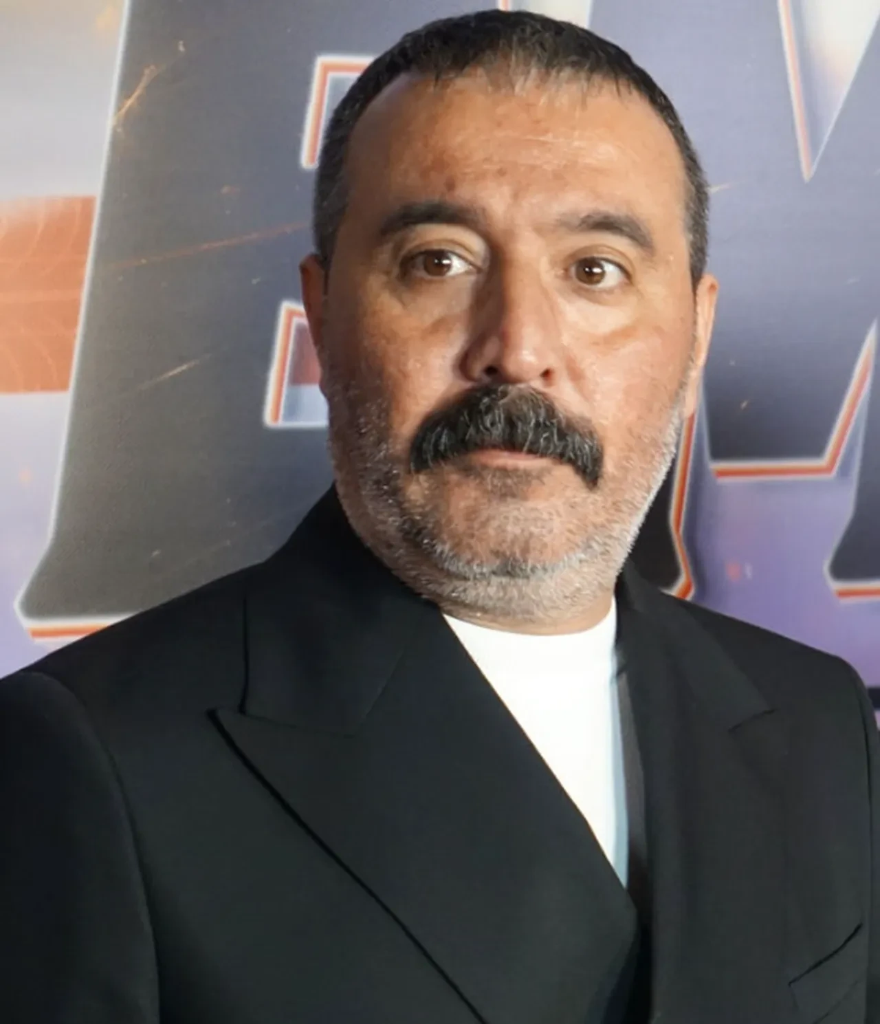 Mustafa Üstündağ yapım şirketiyle karşı karşıya! 550 bin TL'lik tazminat istedi