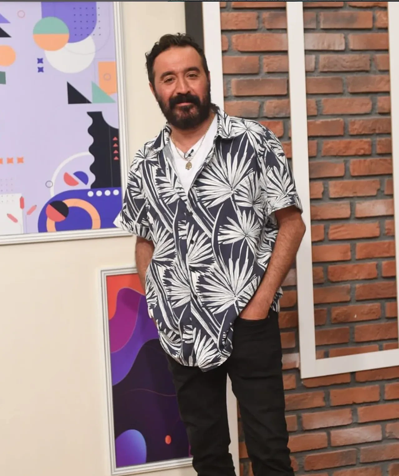 Mustafa Üstündağ yapım şirketiyle karşı karşıya! 550 bin TL'lik tazminat istedi