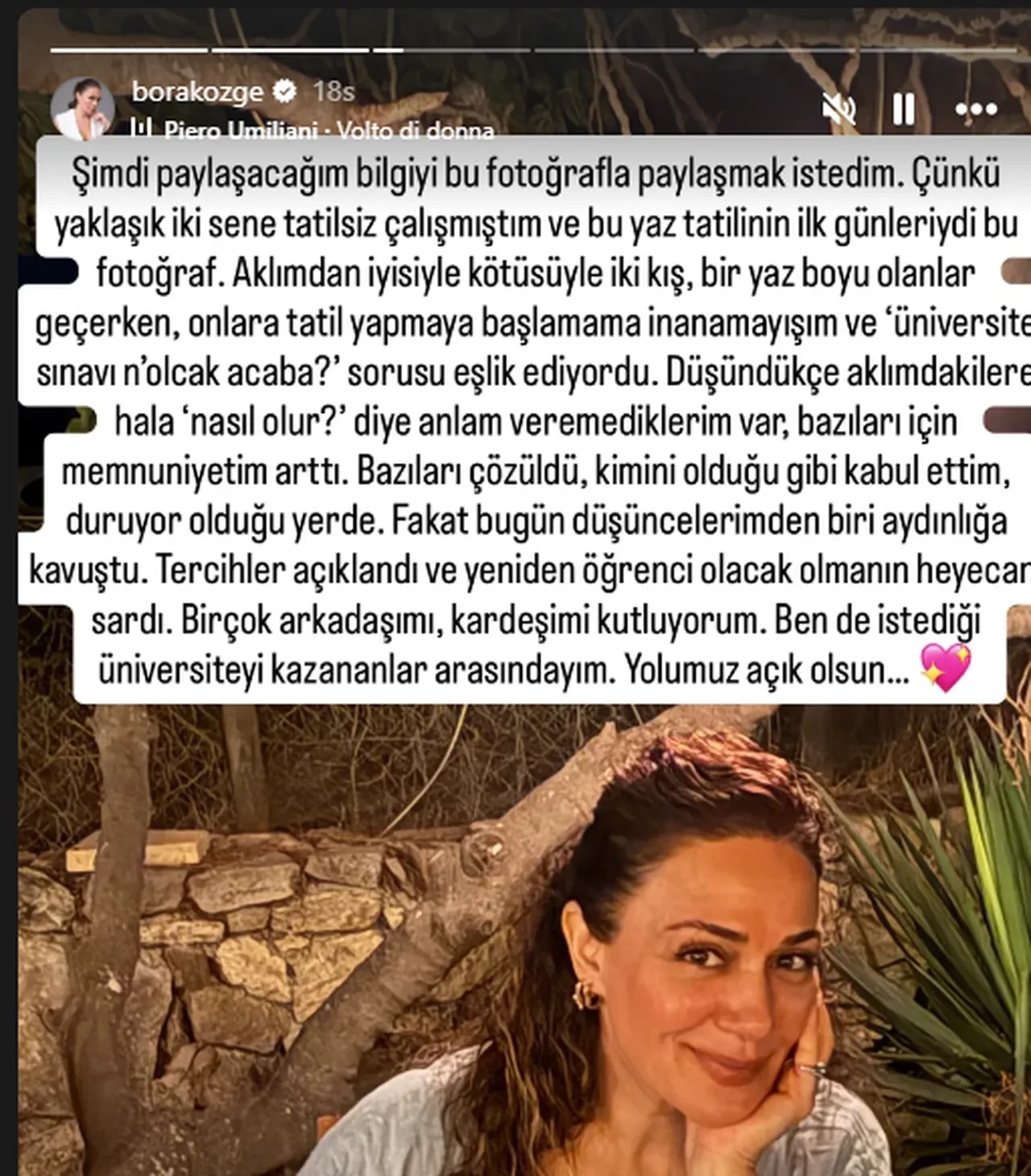 Özge Borak yine öğrenci oldu! Sevincini böyle paylaştı 
