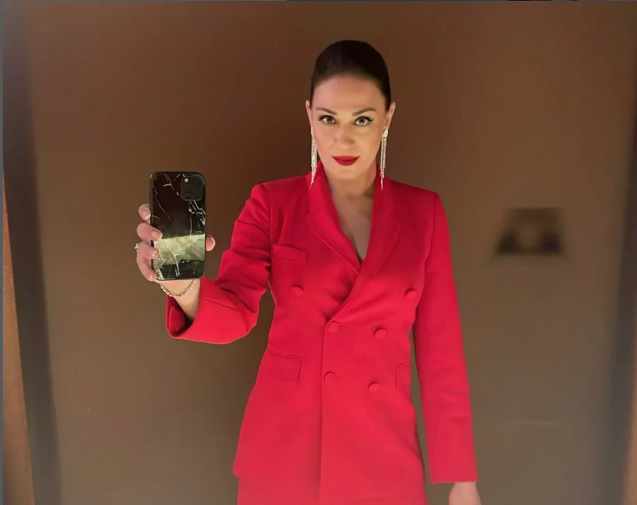 Özge Borak yine öğrenci oldu! Sevincini böyle paylaştı 