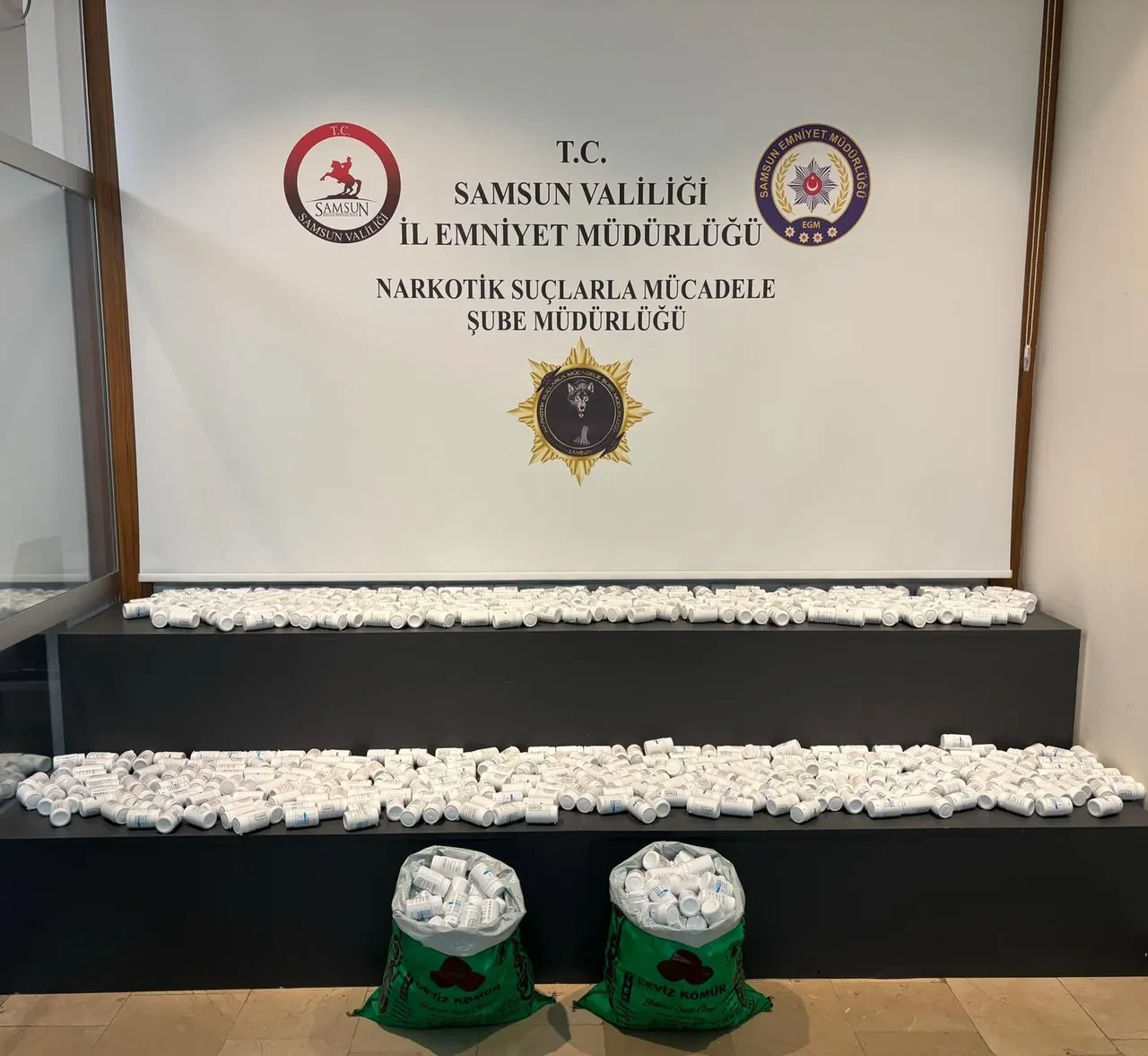 Samsun’da çatı katındaki çuvallardan 45 bin uyuşturucu hap çıktı! 'Uyuşturucunun gölgesi kalmayacak'