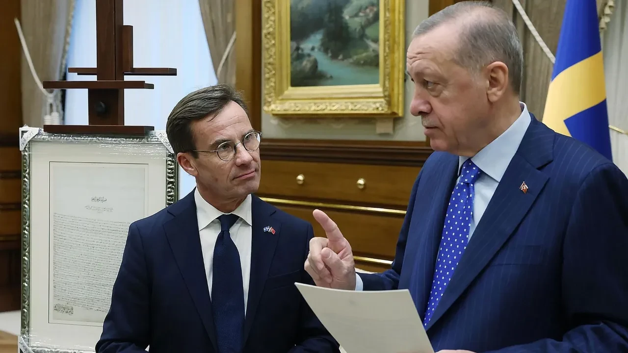 Türkiye'deki NATO müzakerelerinin ardından İsveç'e ait gizli belgeler tuvaletten çıktı!