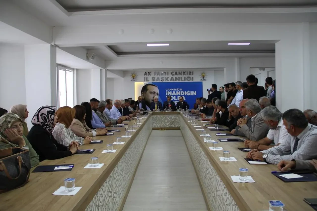 AK Parti'den İBB'ye sert eleştiri! "Milletin parasını çarçur ettiler"