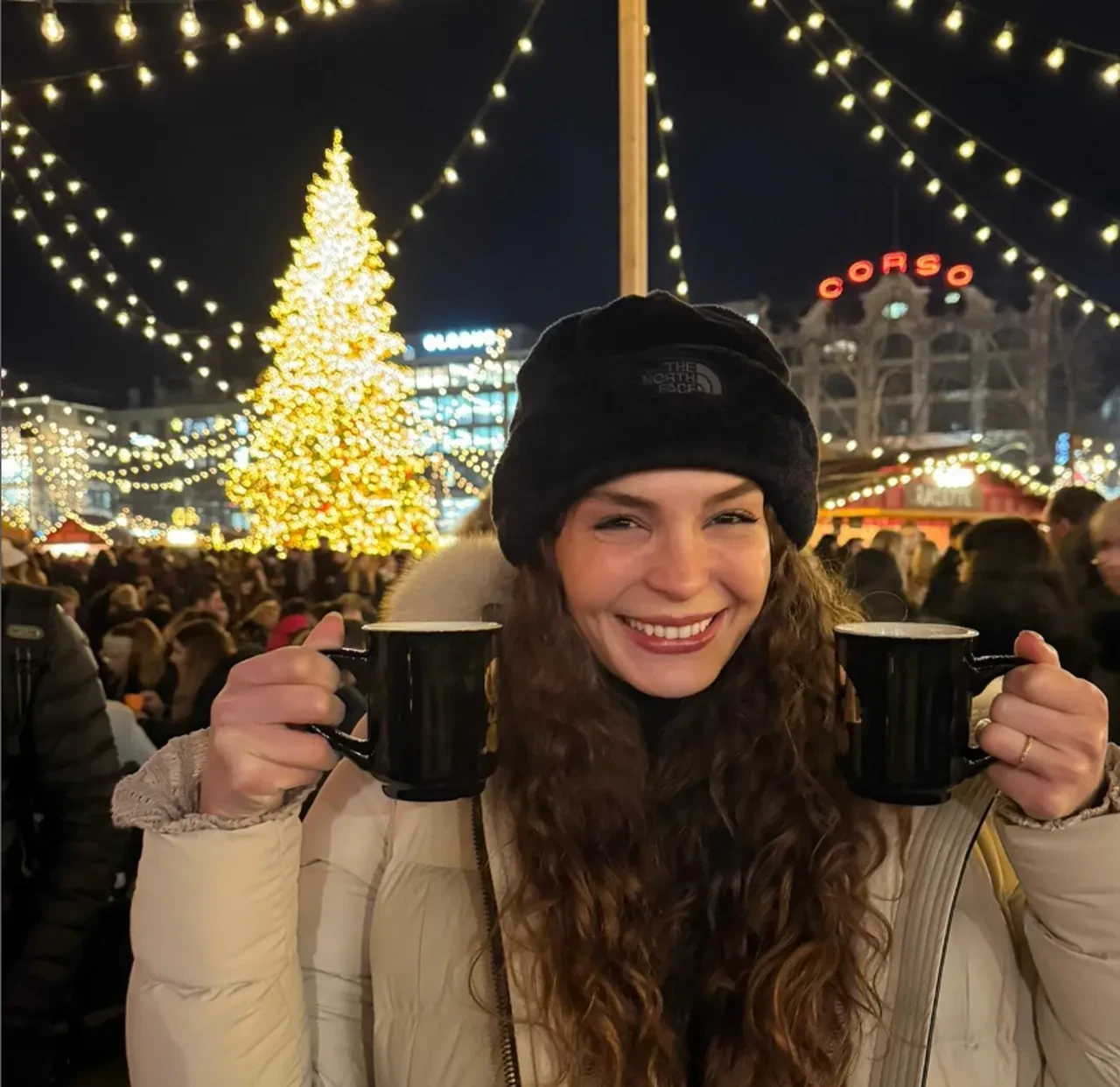 Ebru Şahin imaj değişikliğine gitti! Yeni saç rengini sosyal medyadan paylaştı 