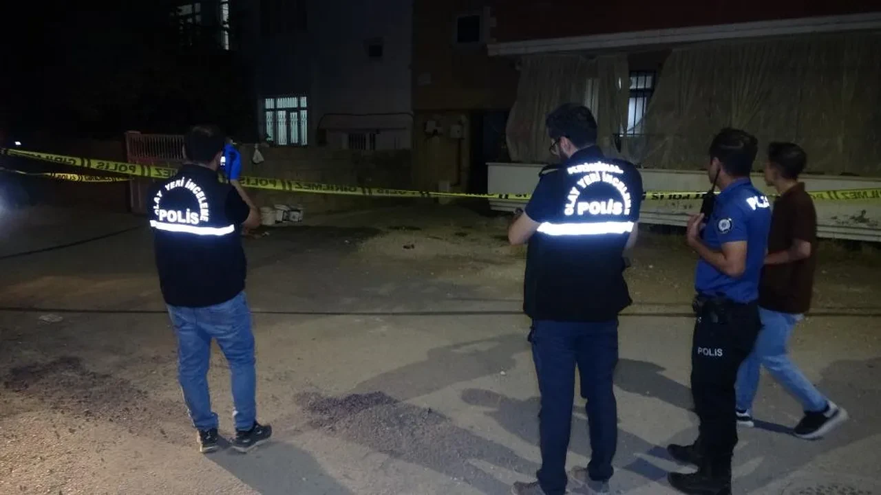 Evde dehşet: 12 yaşındaki çocuk annesine şiddet uygulayan babasını bıçakladı