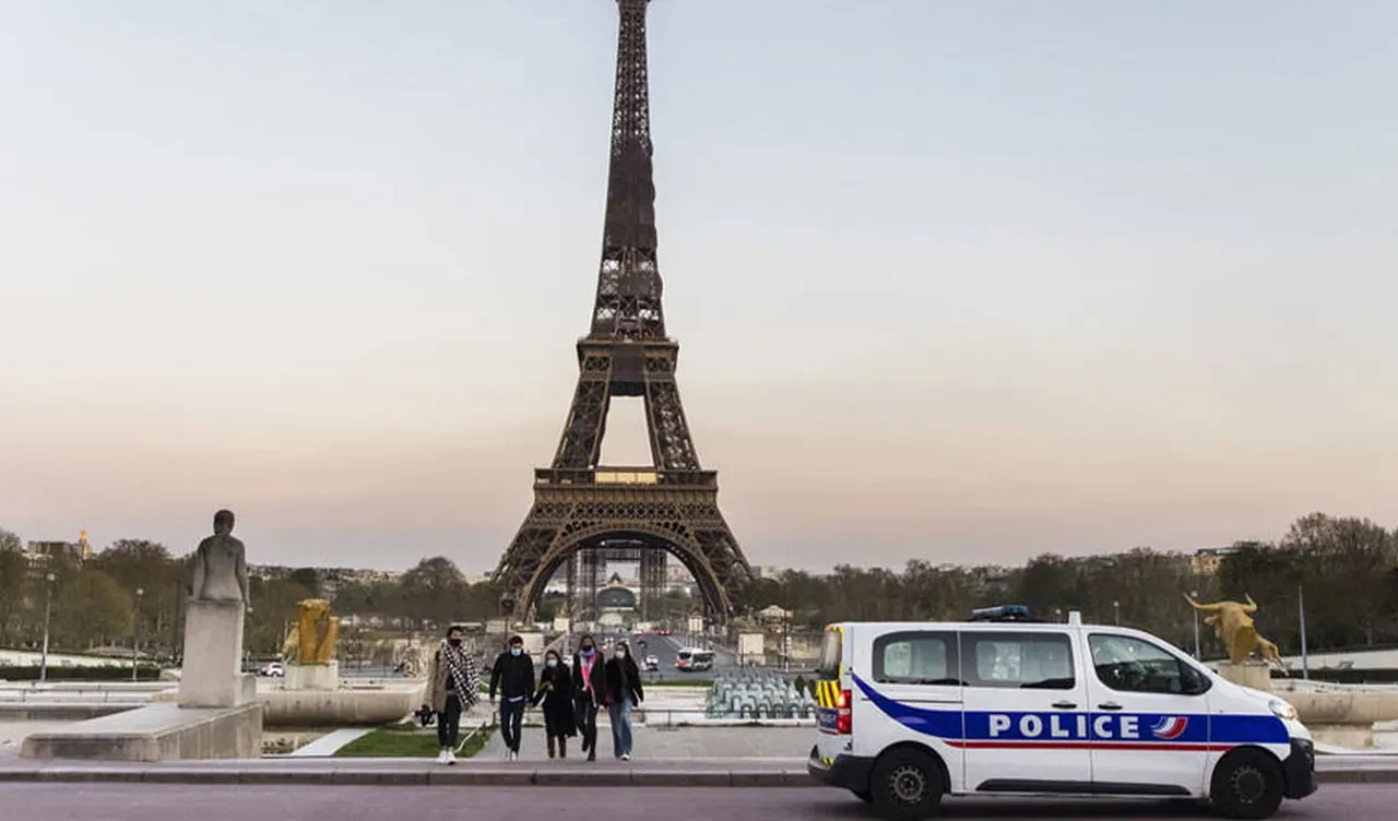 Eyfel Kulesi'ne 'cihat' saldırısı! İki kişi tutuklandı