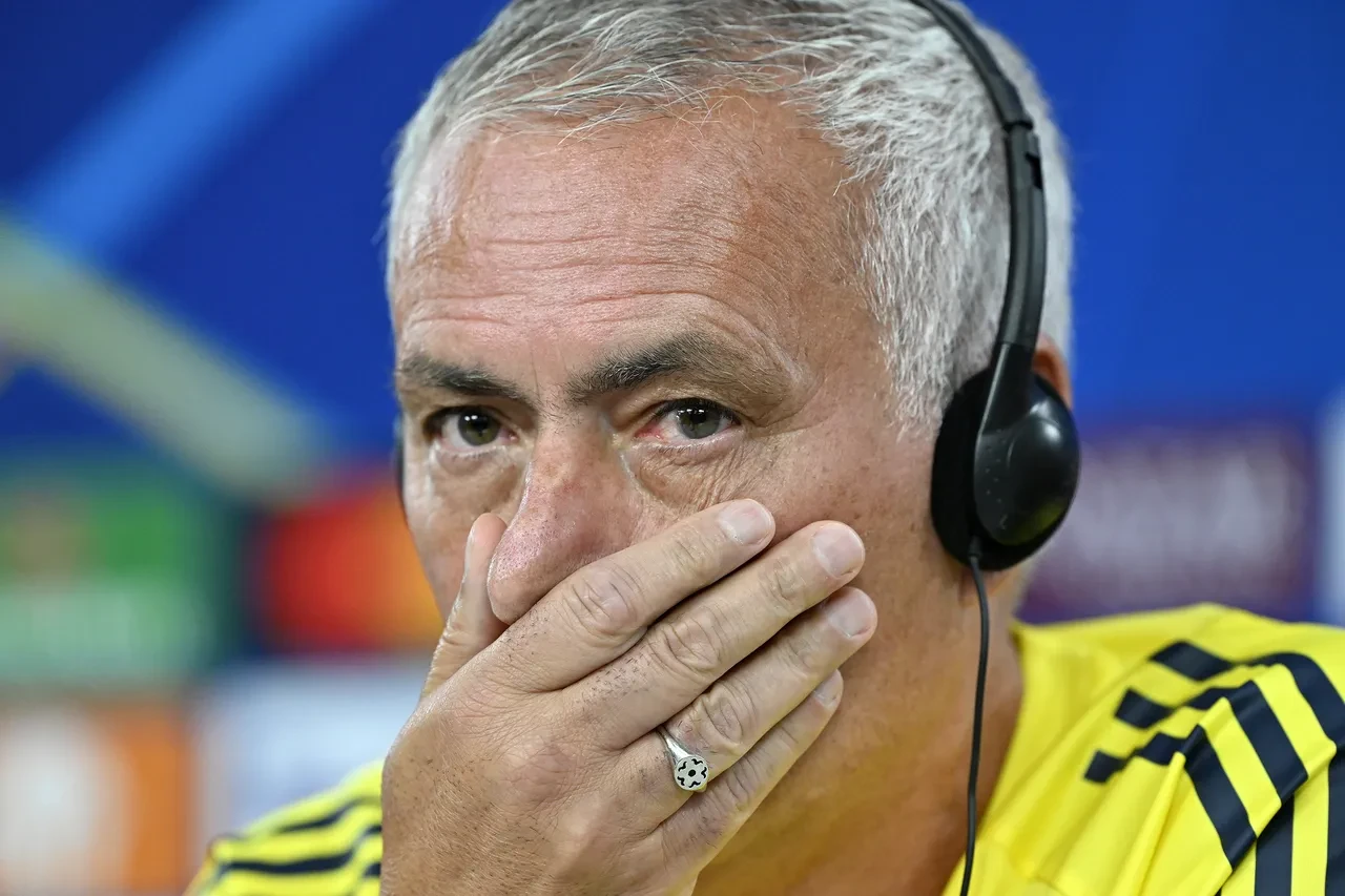 Fenerbahçe yönetiminden Mourinho'ya sansür! Transfer eleştirileri kesildi