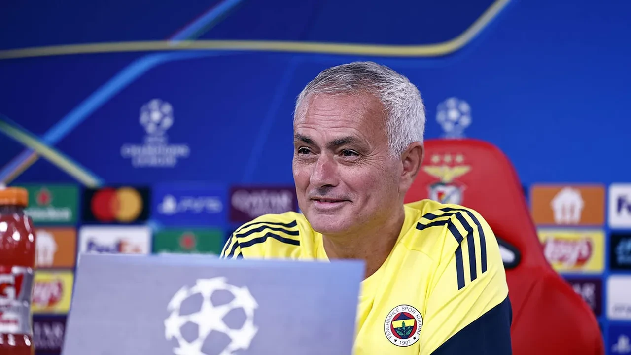Fenerbahçe'de ayrılık krizi! Mourinho için olağanüstü toplantı