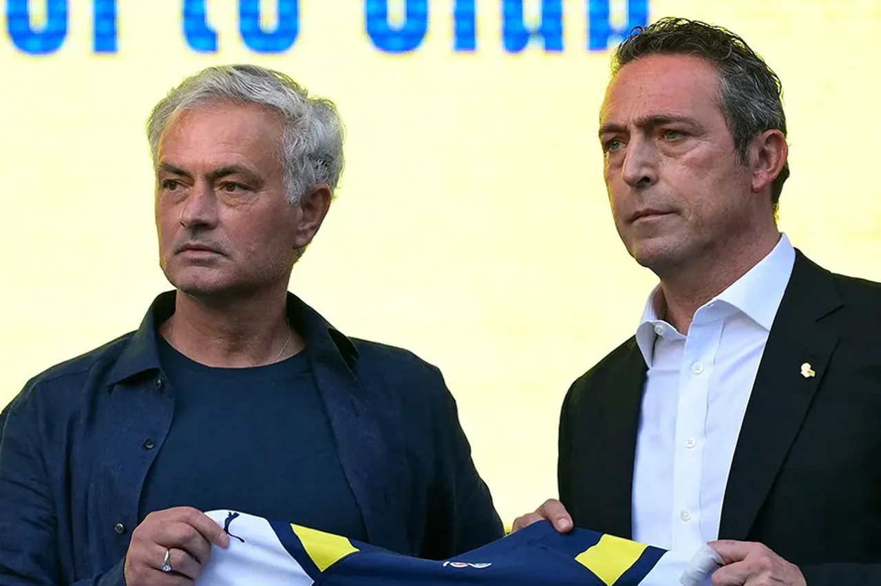 Fenerbahçe'de ayrılık krizi! Mourinho için olağanüstü toplantı