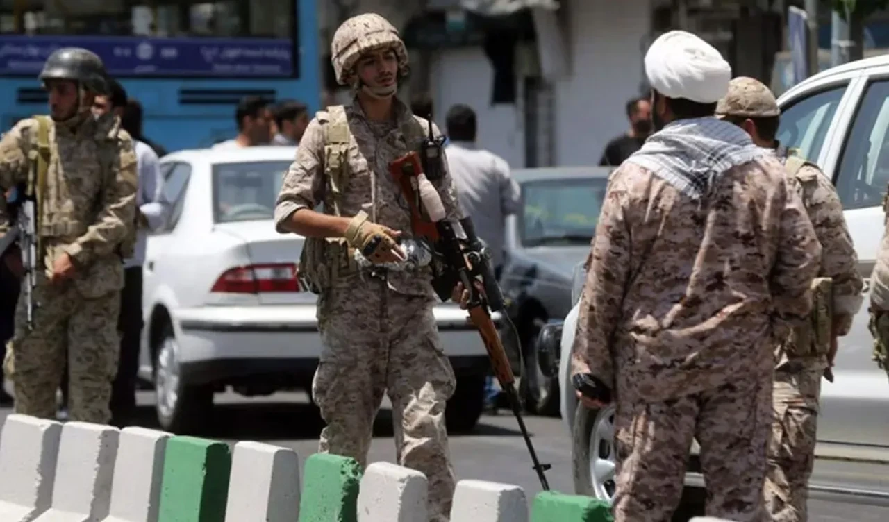 İran'da silahlı çatışma! Çok sayıda ölü var