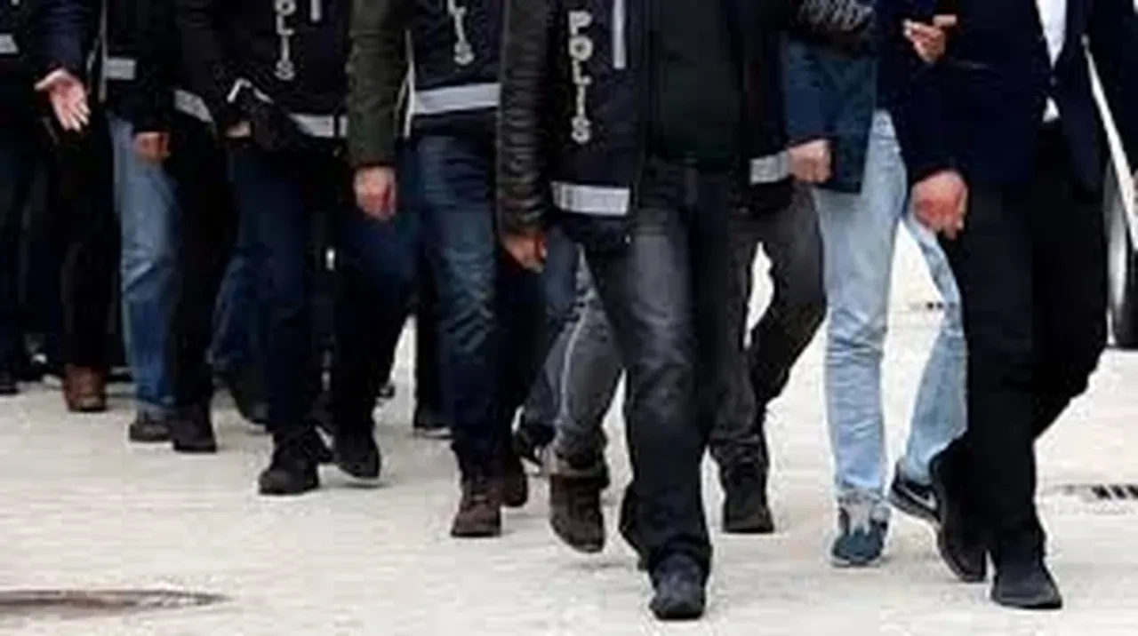 Kapalıçarşı'da dev operasyon! 1.2 milyar değerinde kaçak pırlanta ele geçirildi 