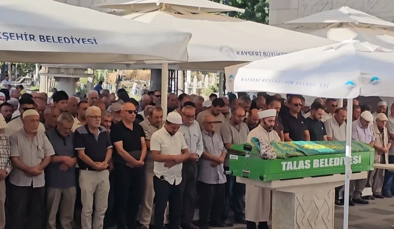 Kayseri'de şaşkına çeviren olay! Annemiz dediler, başkasını defnettiler
