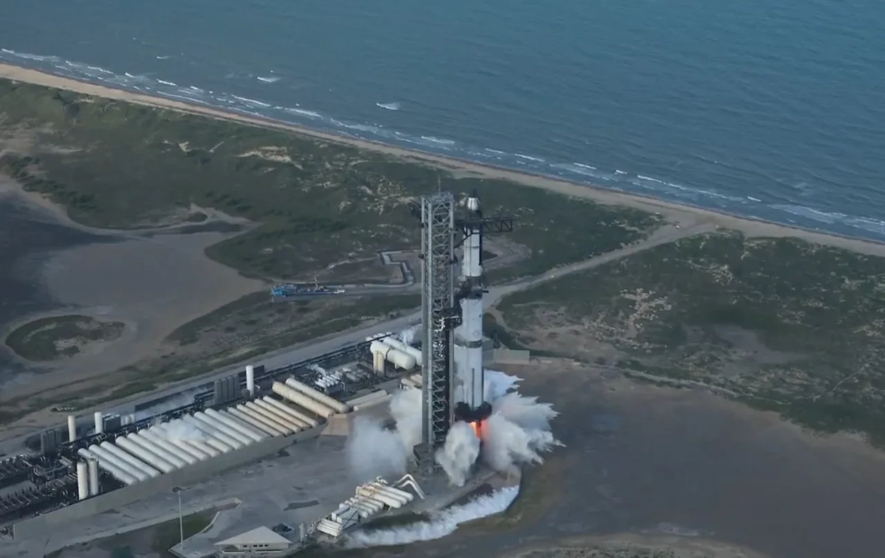 Starship 10'uncu denemede başarıya ulaştı: SpaceX'ten tarihi test