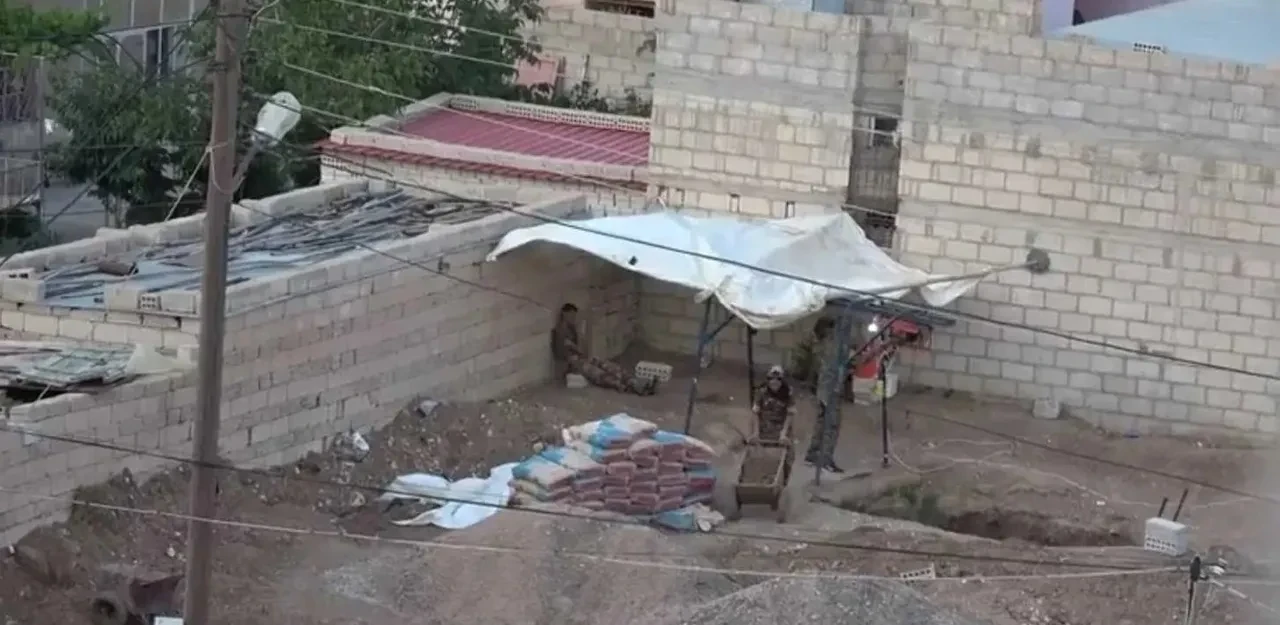 Terör örgütü YPG korkudan küreklere sarıldı! Tünel kazmaya başladılar