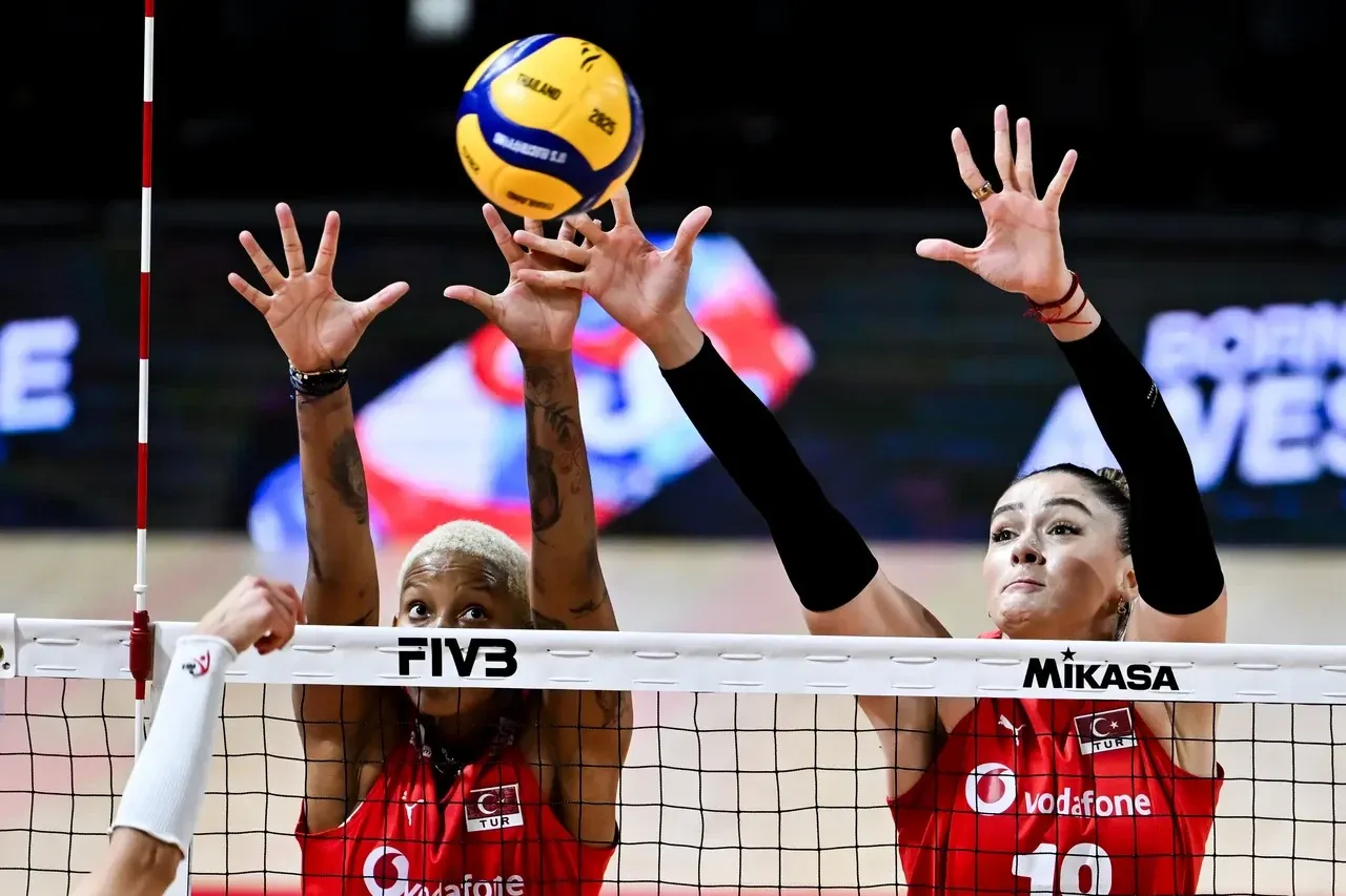 Türkiye Kanada voleybol maçı nerede izlenir, saat kaçta? Filenin Sultanları son grup maçına çıkıyor