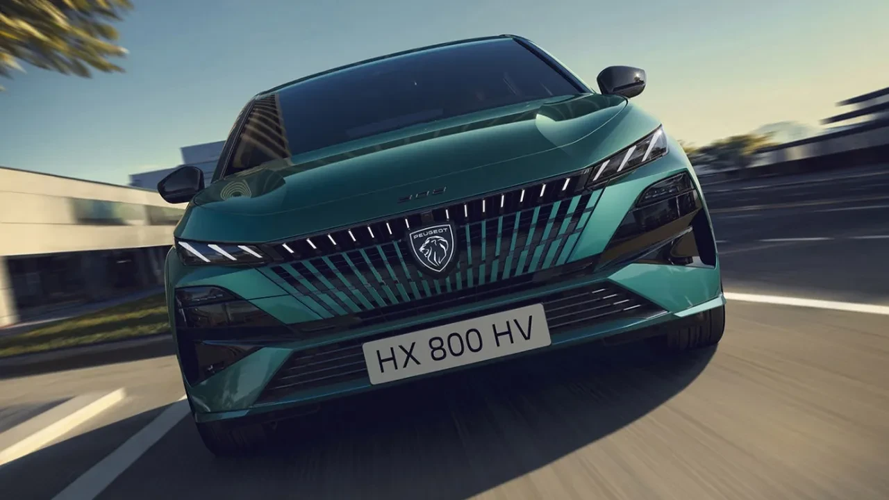 Türkiye’de seveni bol: Yenilenen Peugeot 308 tanıtıldı