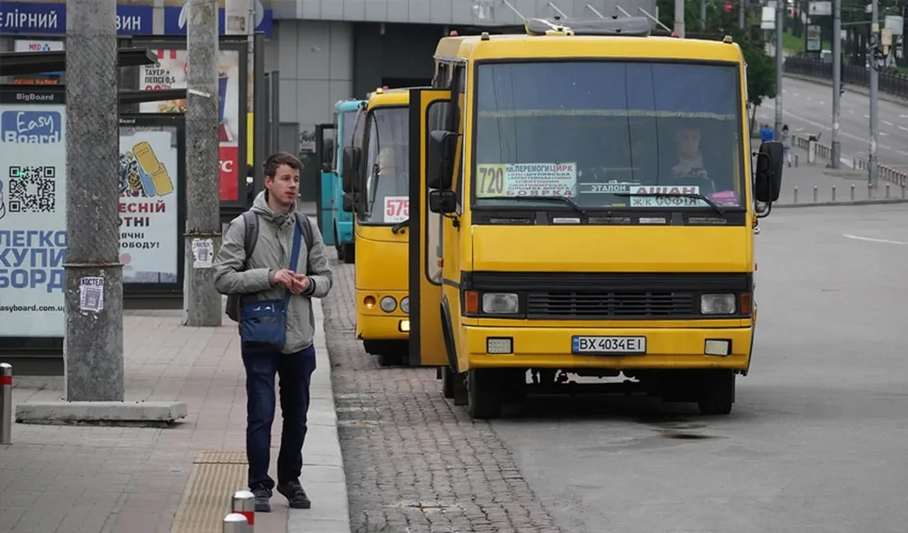 Ukraynalı genç erkeklere müjde: Yurt dışı yasağı kalktı