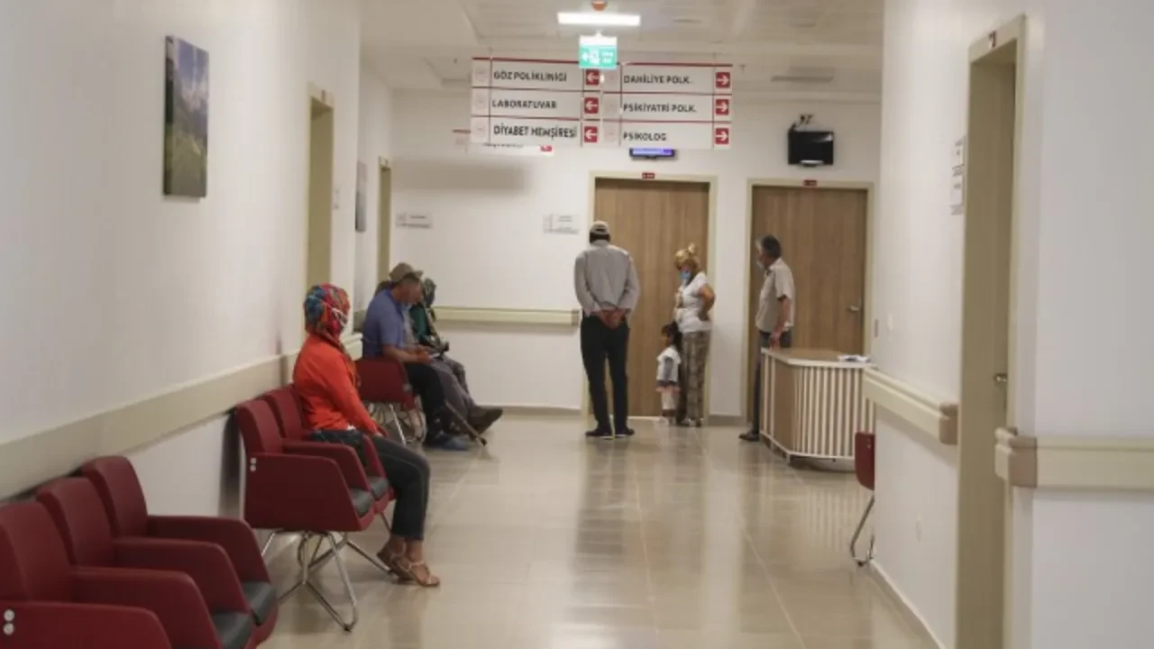 30 Ağustos'ta hastaneler açık mı kapalı mı?