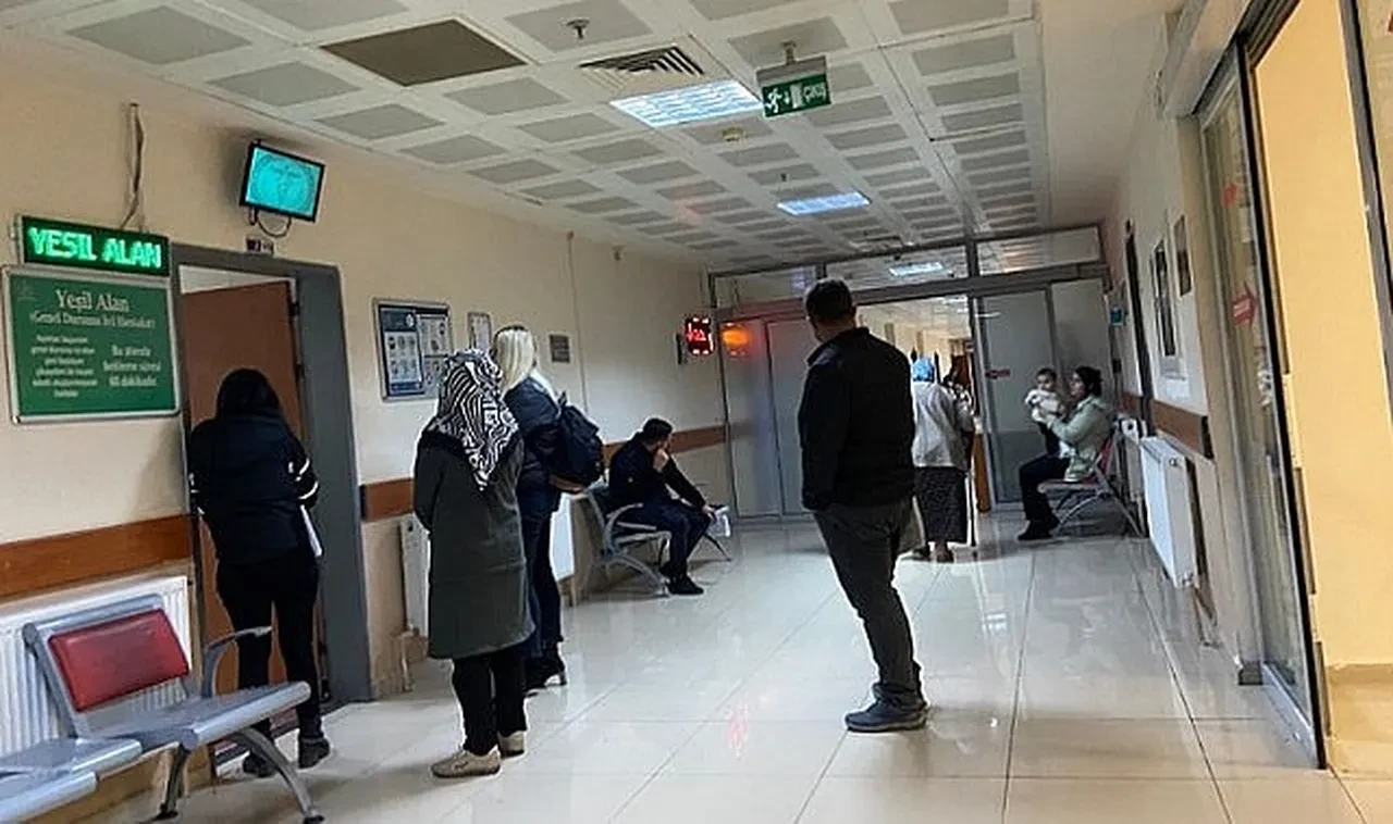 30 Ağustos'ta hastaneler açık mı kapalı mı?