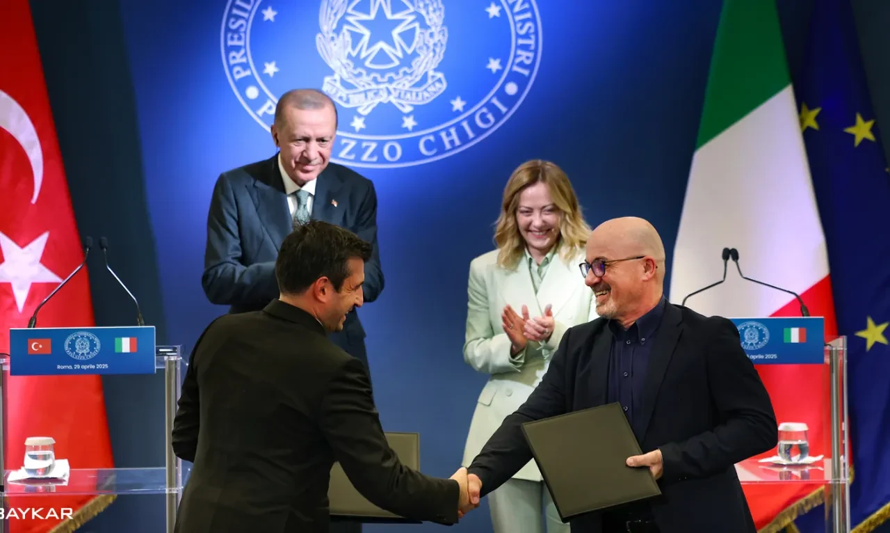 Baykar - Leonardo iş birliğine İtalyan işi övgü! Ferrari'ye benzettiler!