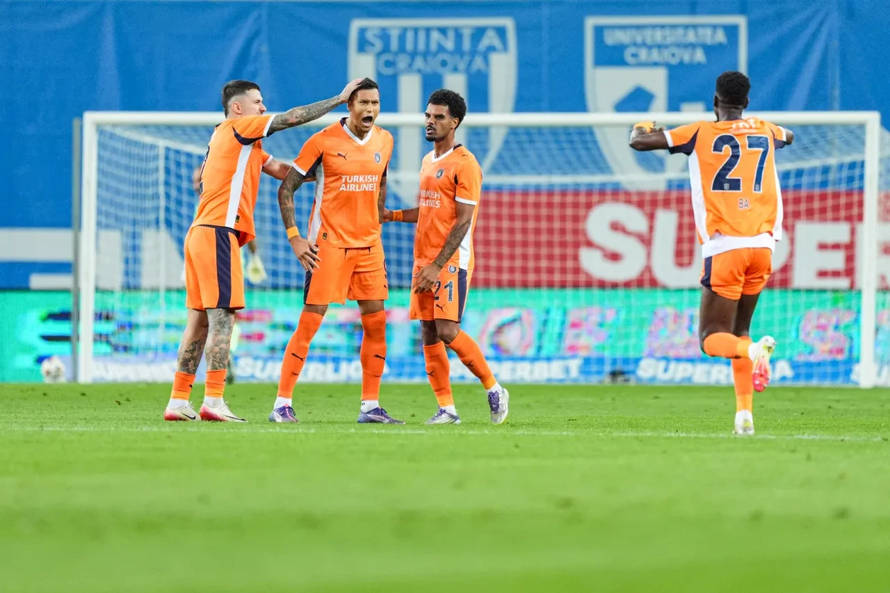 Başakşehir UEFA Konferans Ligi'ne play-off turunda veda etti!