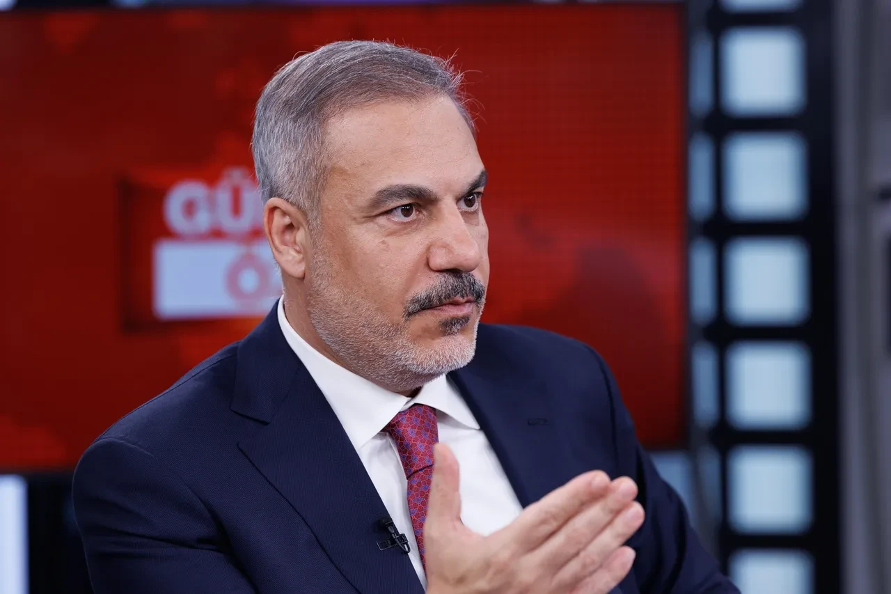 Cumhurbaşkanı Erdoğan'ın YPG ile ilgili sözleri ne anlama geliyor? Bakan Fidan canlı yayında açıkladı