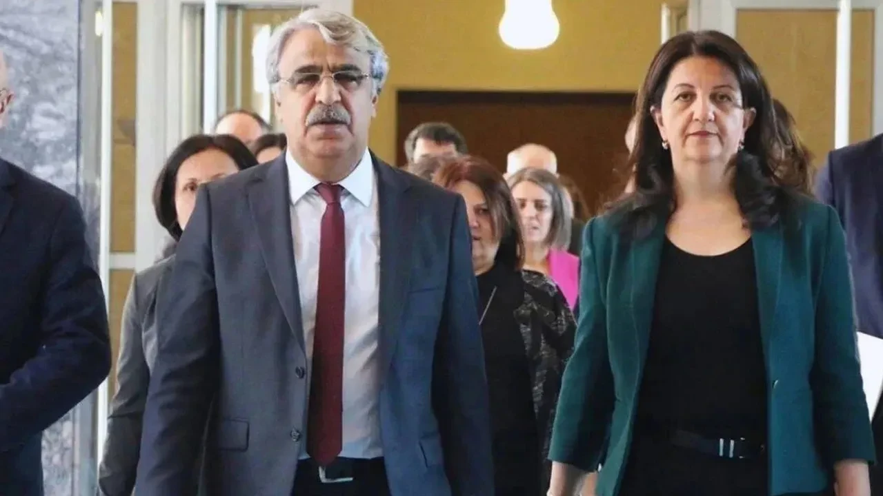DEM Parti heyeti İmralı'ya gitti! Komisyon sonrası ilk temas 