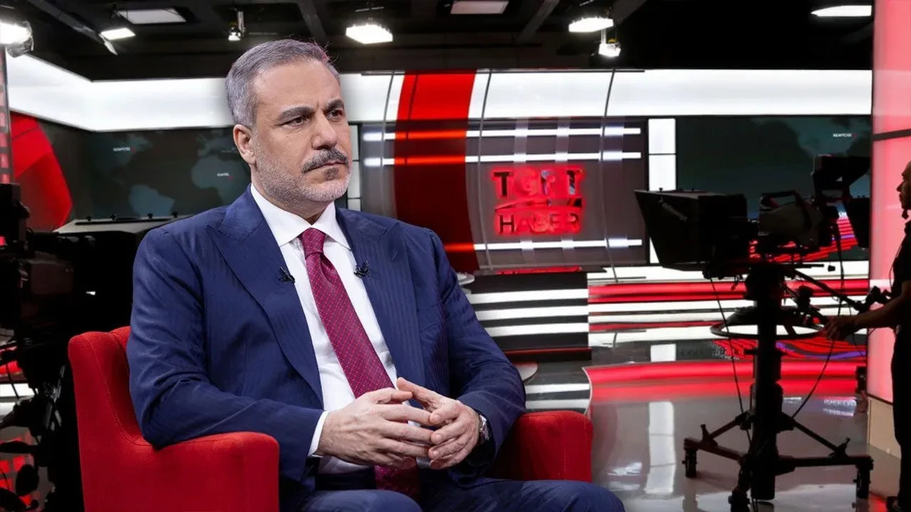 Cumhurbaşkanı Erdoğan'ın YPG ile ilgili sözleri ne anlama geliyor? Bakan Fidan canlı yayında açıkladı