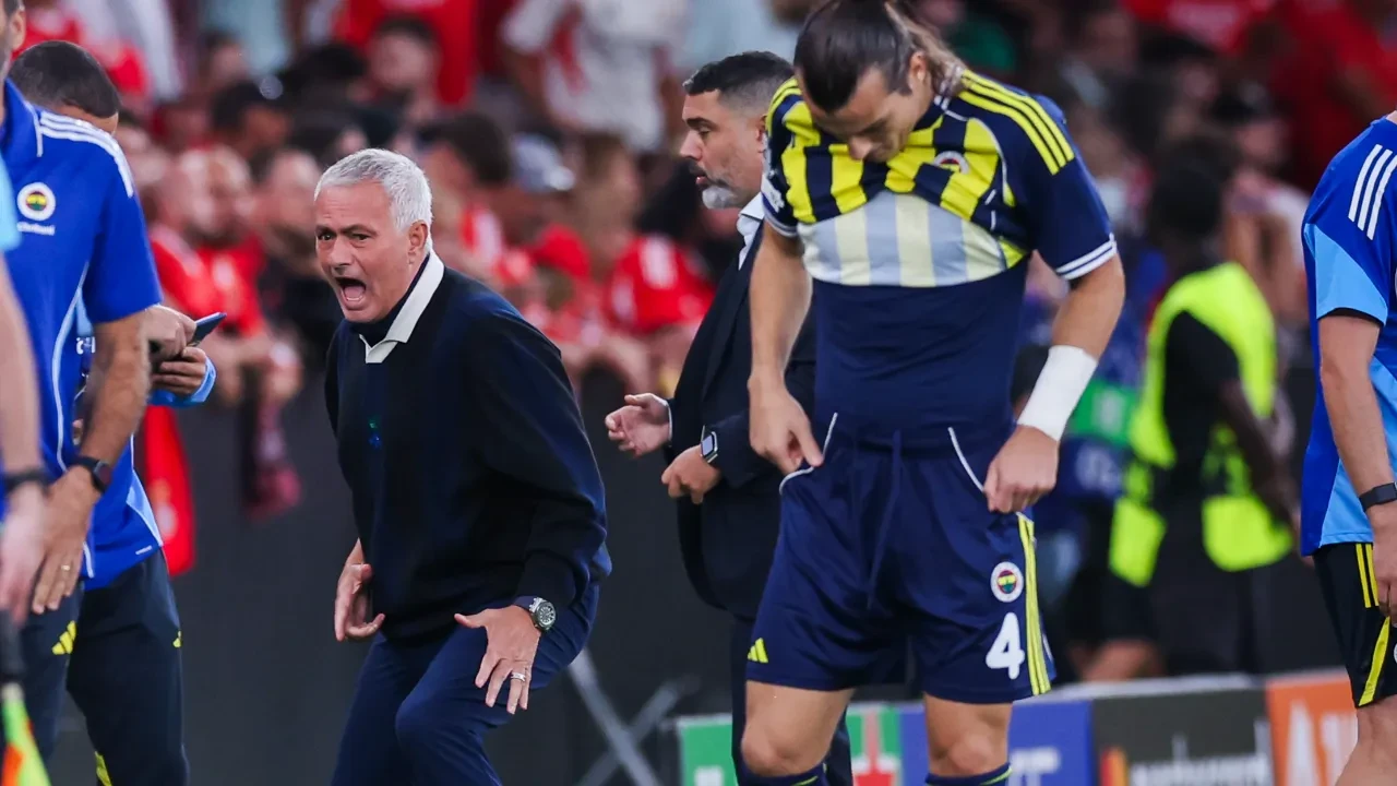 Fenerbahçe UEFA Şampiyonlar Ligi’nden elendi mi? Şimdi ne olacak?