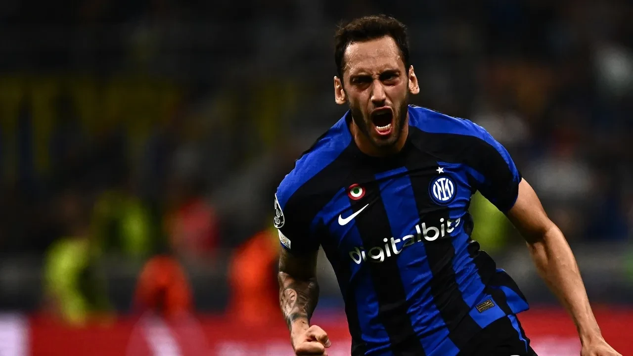 Hakan Çalhanoğlu'nun paylaşımı yine ortalığı karıştırdı!