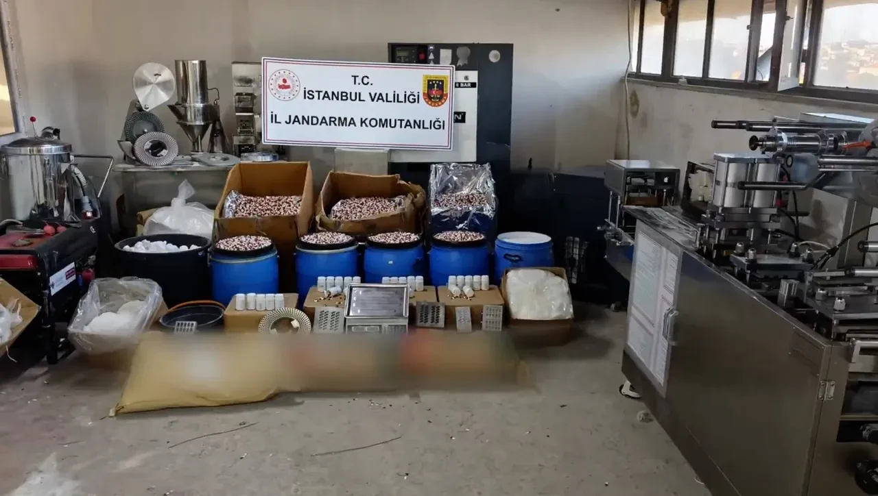 İstanbul'da uyuşturucu operasyonu! 847 bin hap el geçirildi
