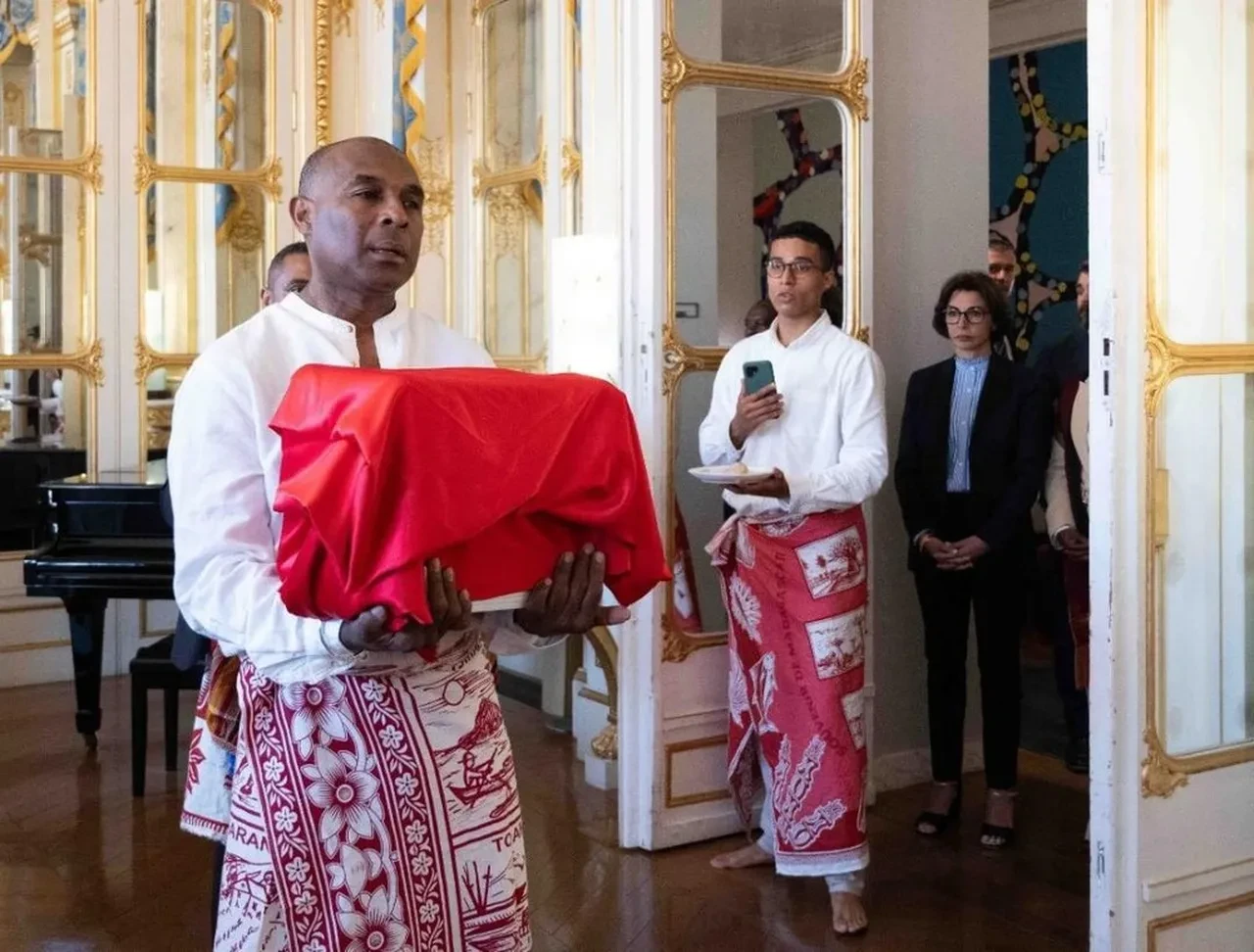 Kralın kafatası 128 yıl sonra iade edildi! Fransa'dan Madagaskar'a getirildi